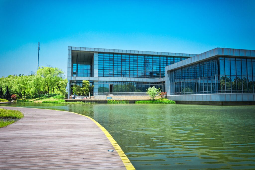Inside South Harmon Institute of Technology: Innovation or Illusion?